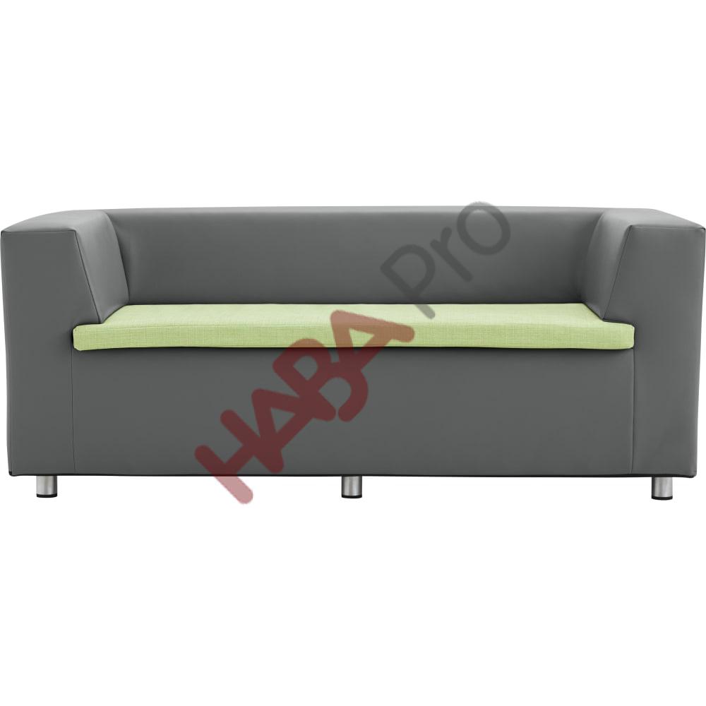 Sofa z poduszkami