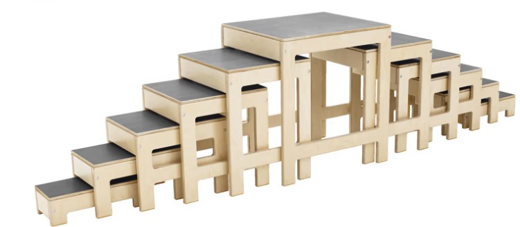 Schody i stołki w 1, 11 części - bez bocznych wstawek
