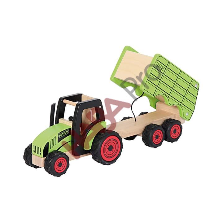 Traktor z przyczepą